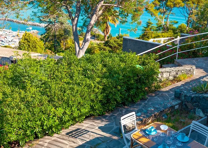 Giardino Sul Mare House - Sea View Леванто